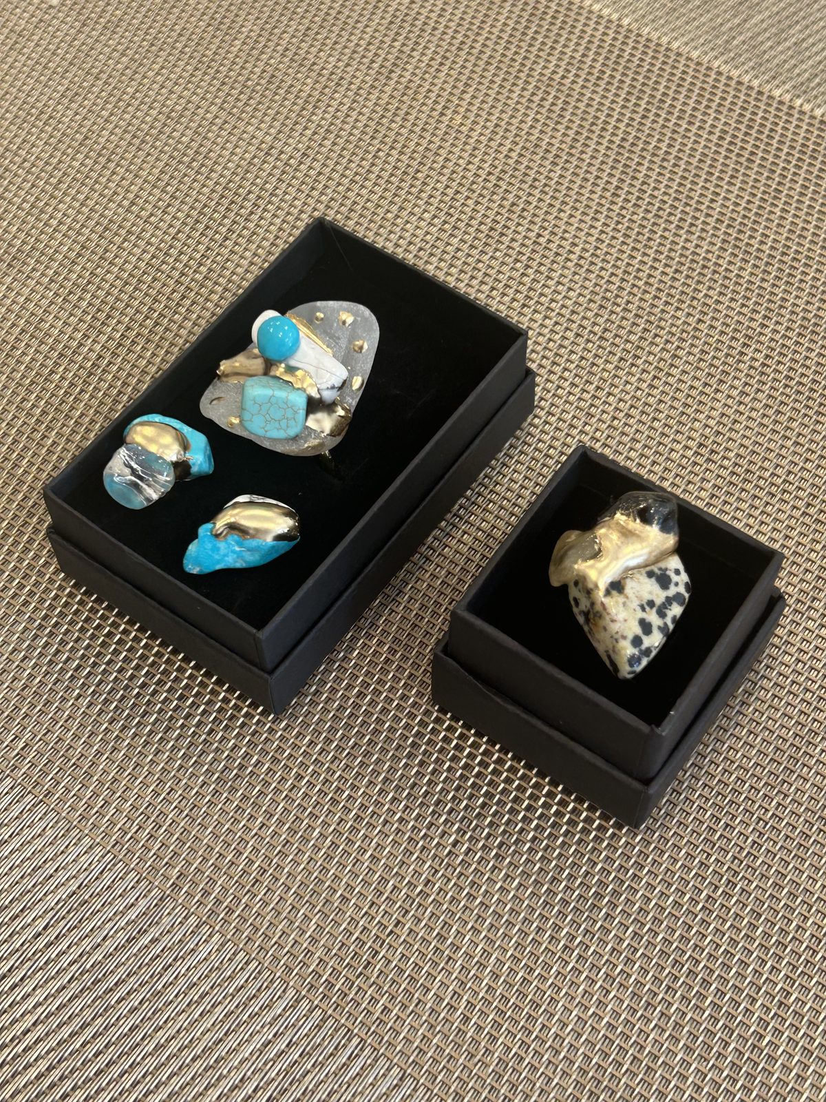 Rings and a brooch, ready to wear